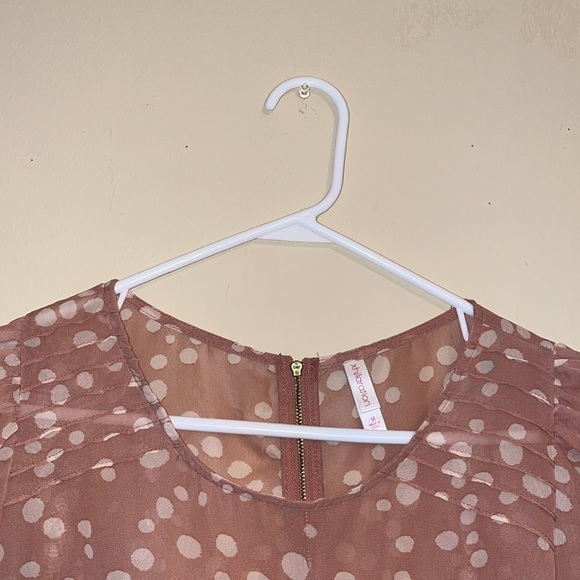 🥳Adorable Pink w/ White Polka Dots Blouse - sz M - Picture 4 of 6